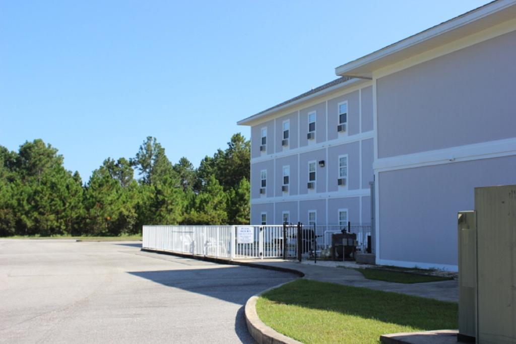 Lewiston Hall Hostel Foley Exterior photo